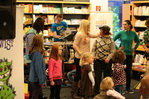 gal/2010/2010 Saitentwist Mayersche 13.11. Tierisches/_thb_2010 Saitentwist Mayersche 13.11. 169.jpg